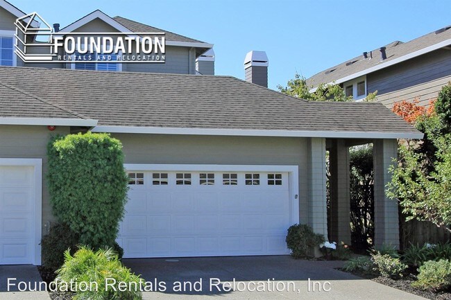 Building Photo - 160 Baypoint Dr