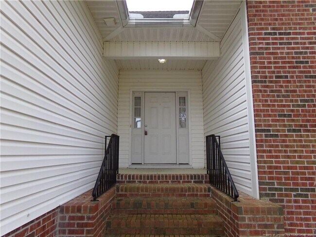 Building Photo - 290 Robeson St