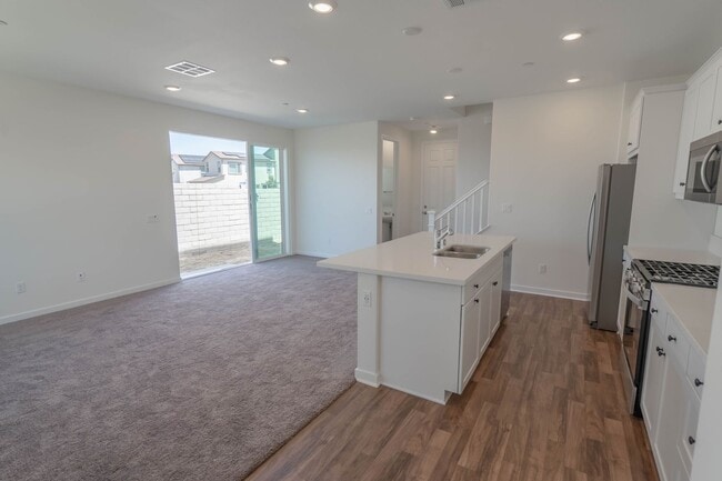 Foto del edificio - COMING SOON! Five Points 3 Bedroom Home in...