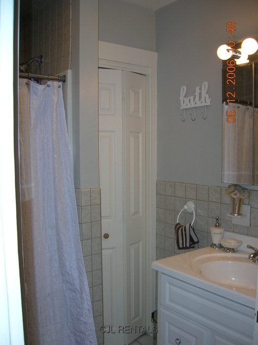 Building Photo - 353 Crescent St