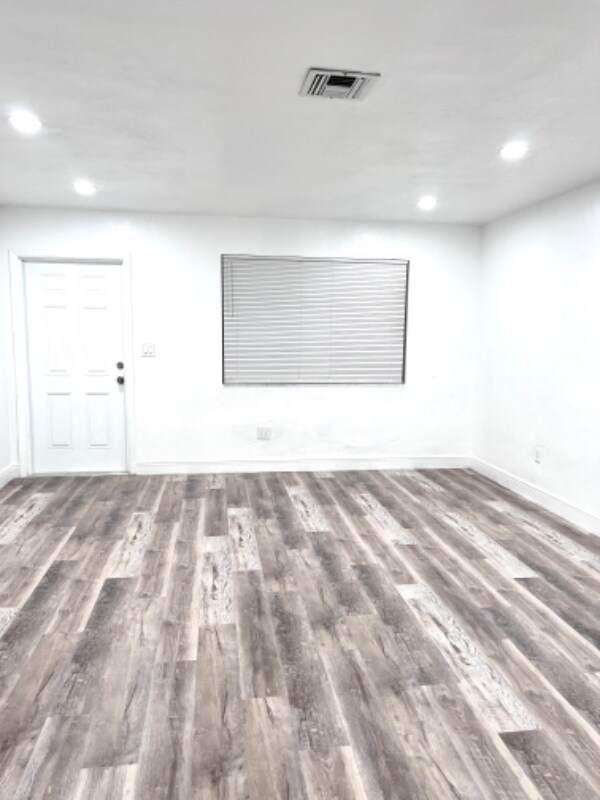 Foto del edificio - 11074 Peachtree Dr