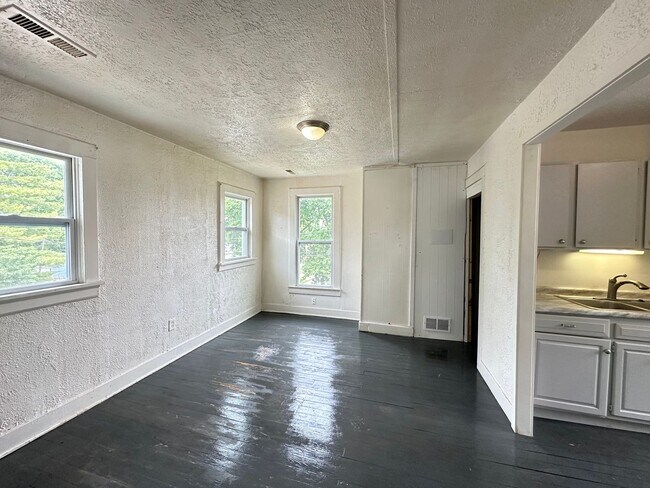Foto del edificio - 721 E Pearl St