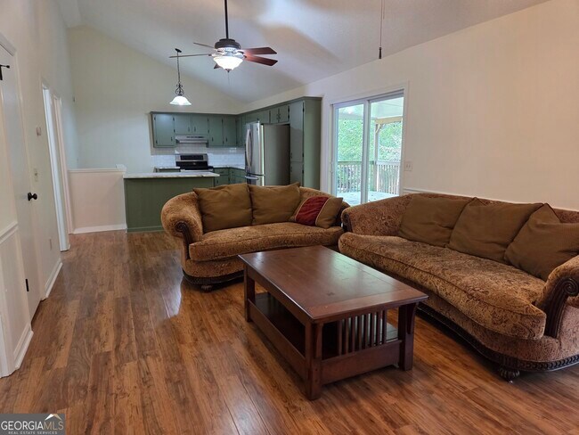 Building Photo - 984 Overlook Dr