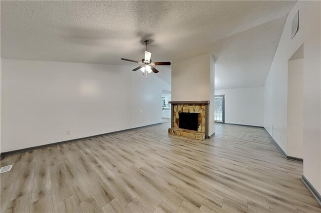 Building Photo - 5406 Jamestowne Dr