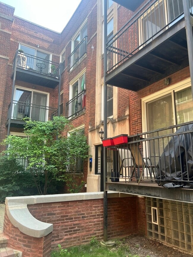 Building Photo - 3705 N Kenneth Ave