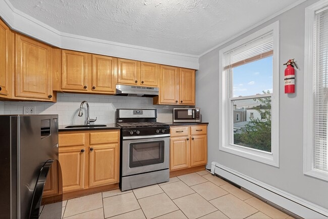 Building Photo - 98 CLENDENNY Ave