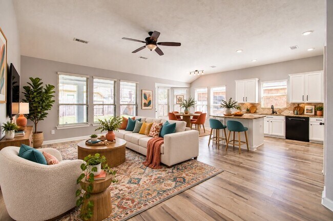 Building Photo - 12935 Northpointe Bend Dr