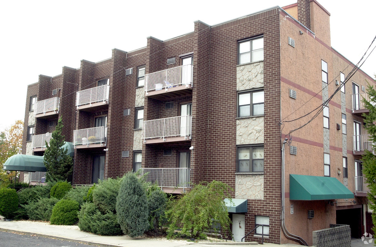 Building Photo - Valley Vista Condominiums