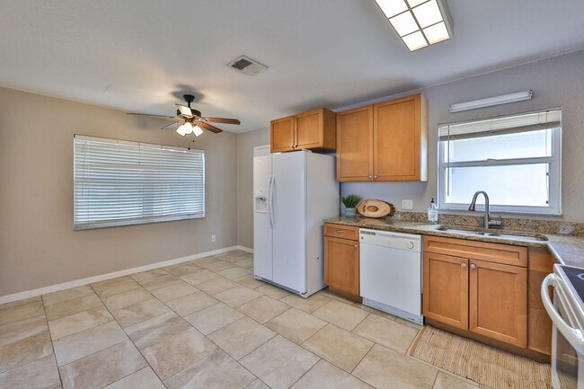 Foto del edificio - 619 40th Ave N