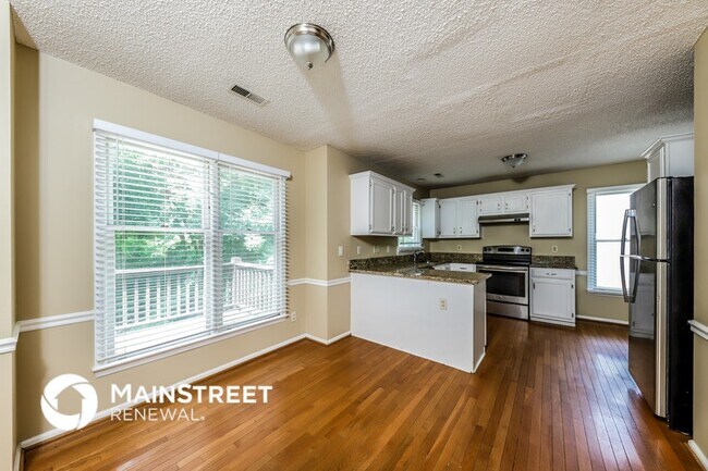 Foto del edificio - 7141 Avenbury Cir