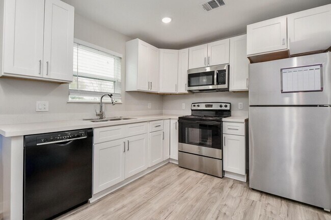 Foto del edificio - 5615 Barremore St