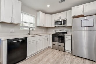 Building Photo - 5615 Barremore St