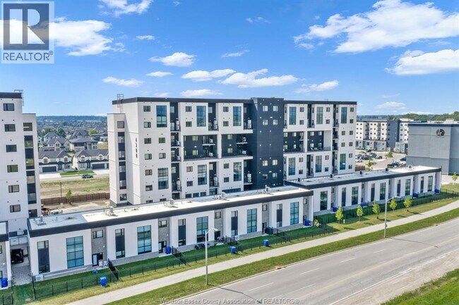 Photo du bâtiment - 4300 Laurier Pkwy