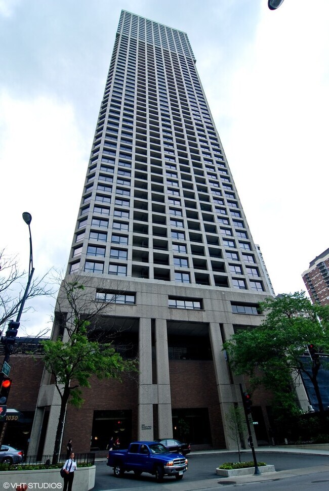 Foto del edificio - 1030 N State St