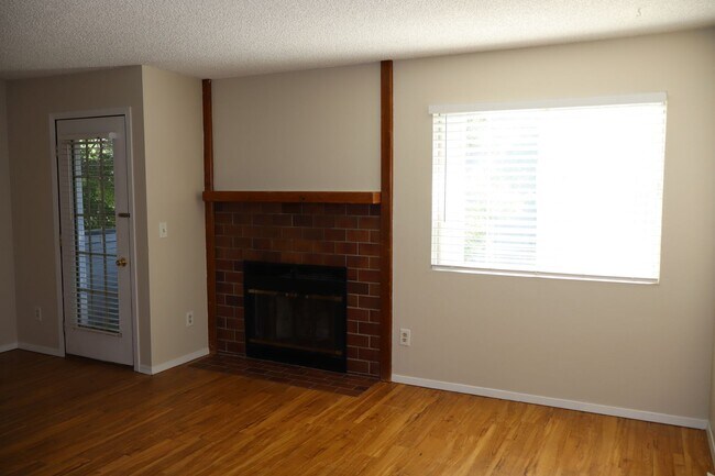 Foto del edificio - 1-Bedroom Condo Just Minutes from CSU