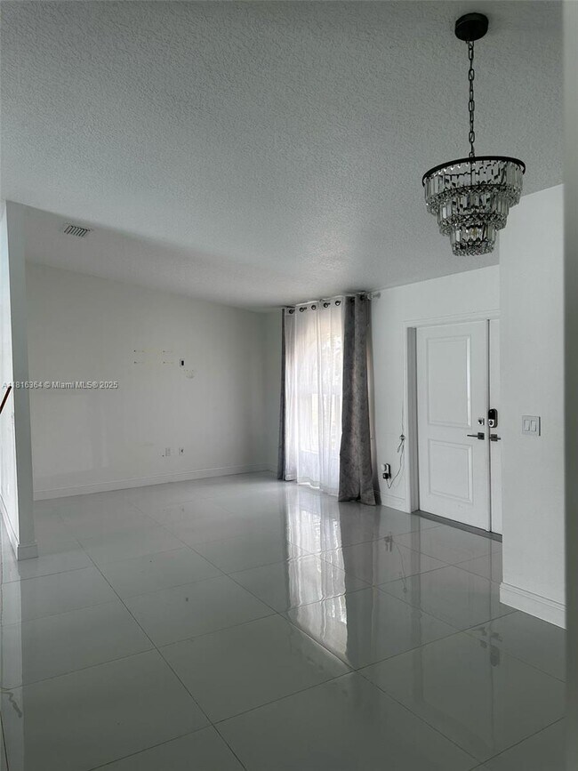 Foto del edificio - 14845 SW 174th St