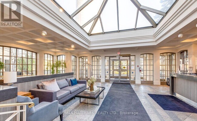 Photo du bâtiment - 55-2255 Kingsbridge Garden Cir