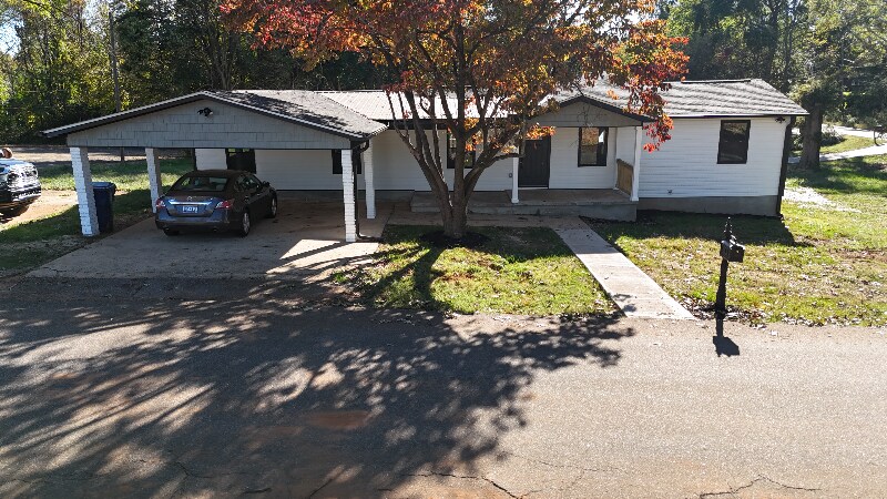 Primary Photo - 136 Moore St
