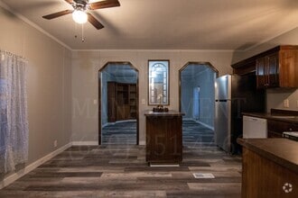 Building Photo - 703 Cheyenne St
