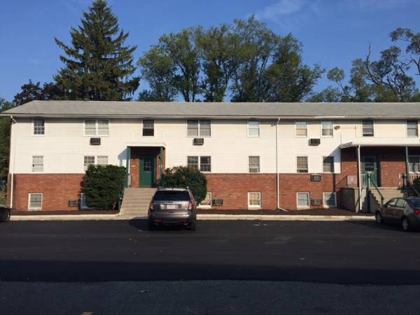 Primary Photo - 143 White St