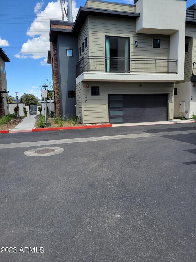 158 E Hearne Way, Gilbert, AZ 85234 Townhouse for Rent in Gilbert, AZ