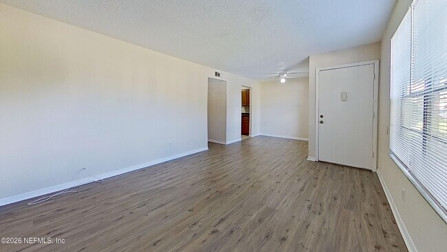 Building Photo - 480 Bentwood Ln