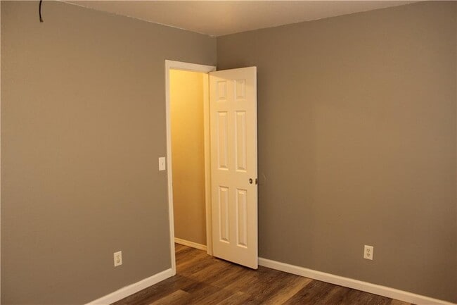 Building Photo - 193 Wade Ln