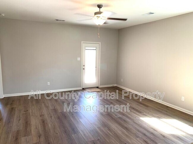 Building Photo - 112 Declaration Ln