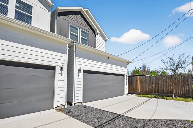 Building Photo - 6626 Highrock Rd