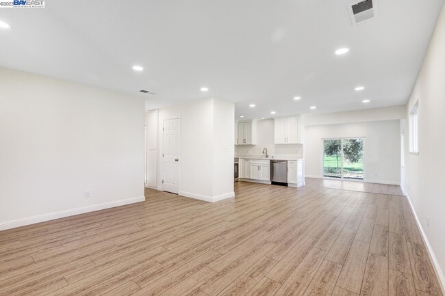 Building Photo - 1474 Heather Ln