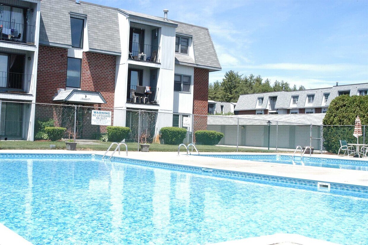 Pool - 2 New Haven Dr