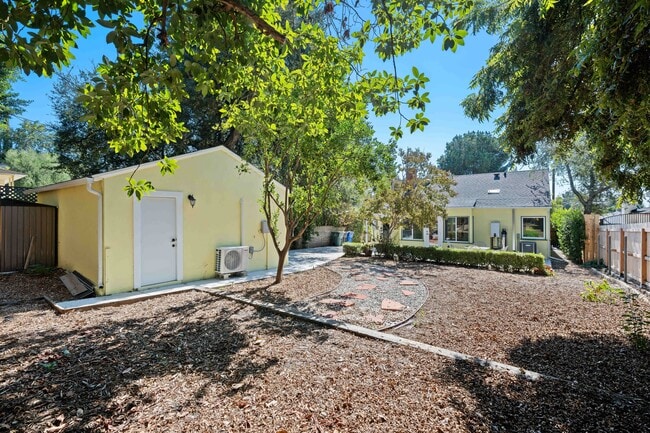 Building Photo - 781 Morada Pl