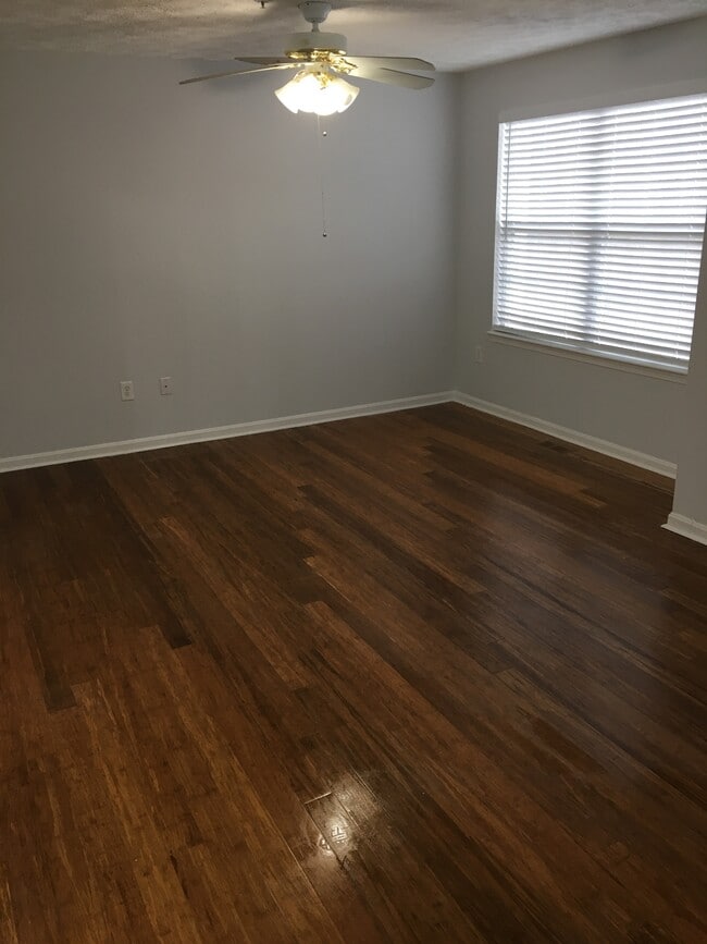 Building Photo - 10 IRONSTONE CT #K