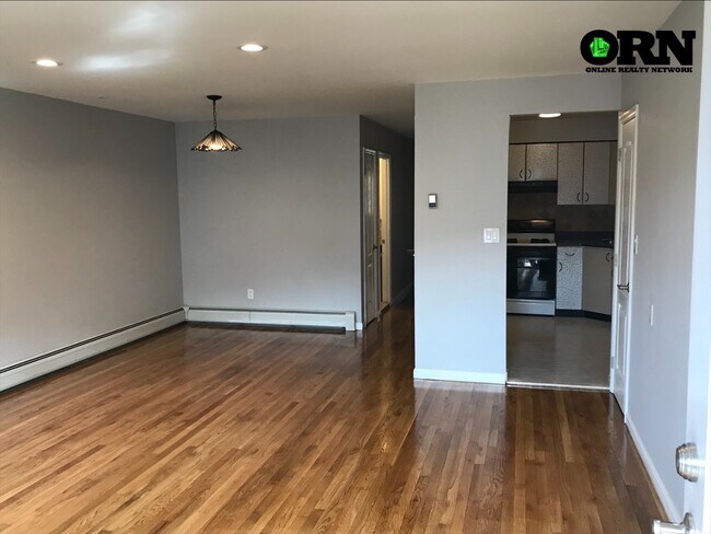 Foto del edificio - 2355 E 13th St