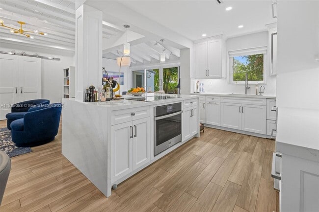 Building Photo - 90 NE 106th St