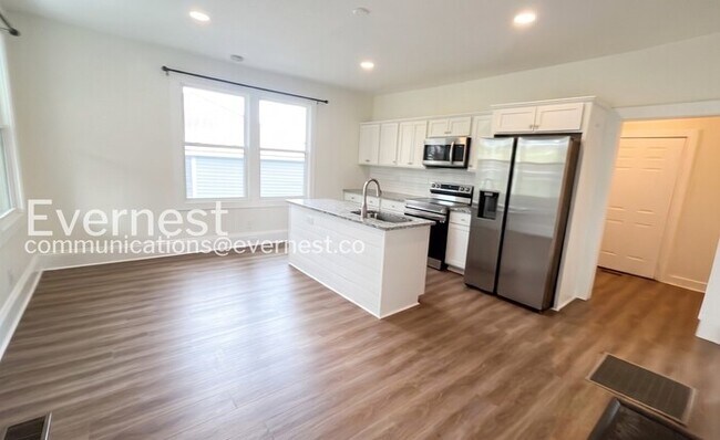 Foto del edificio - 3646 Crompton St