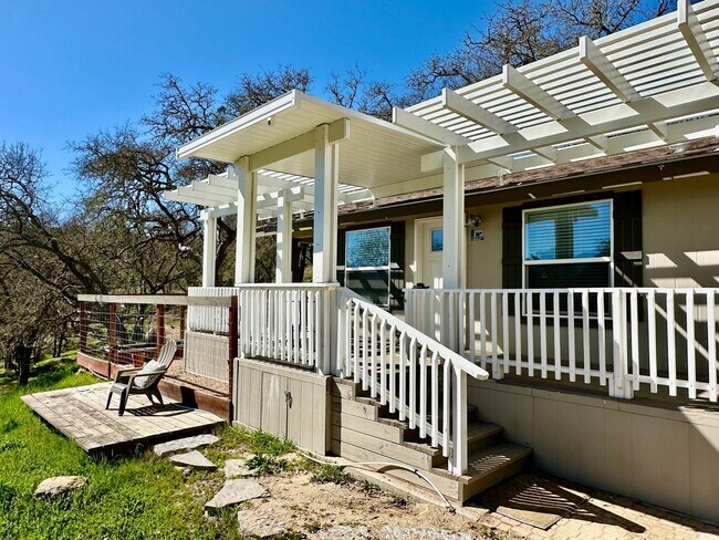 Foto del edificio - Country 2 Bedroom Available 5/3/2025