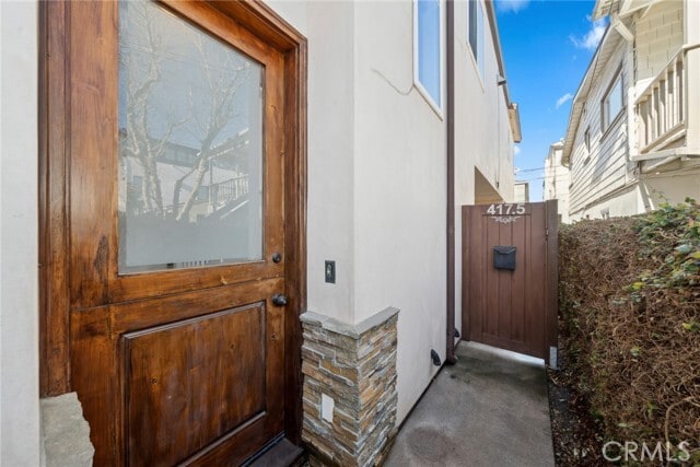 Building Photo - 417 Poinsettia Ave