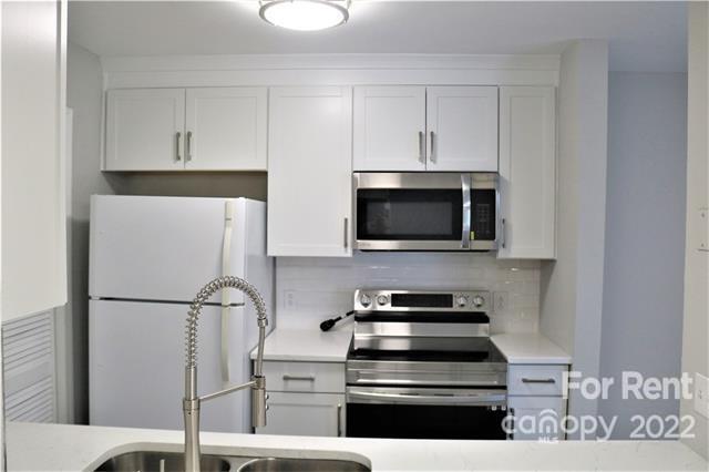 Building Photo - 10929 Harrowfield Rd