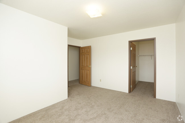 4 BR, 4 BA - 1550 SF - Tallgrass Apartments