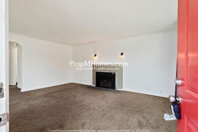 Foto del edificio - Three Bedroom Cottage in NE Salem - Deposi...