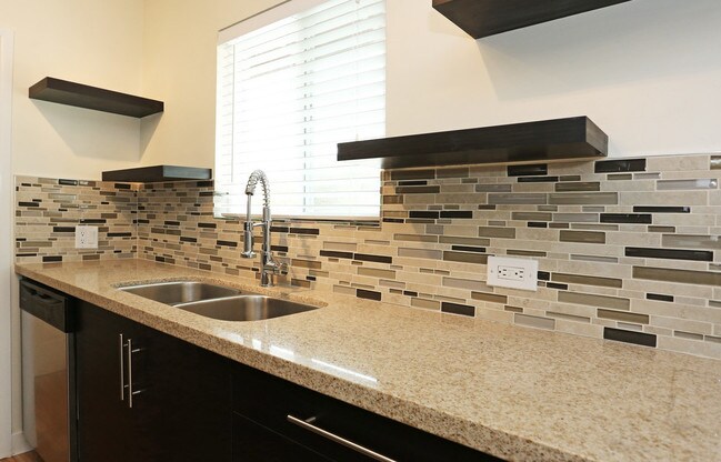 Building Photo - 4120 N 45th Pl