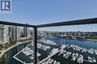 Building Photo - 1228 Marinaside Crescent