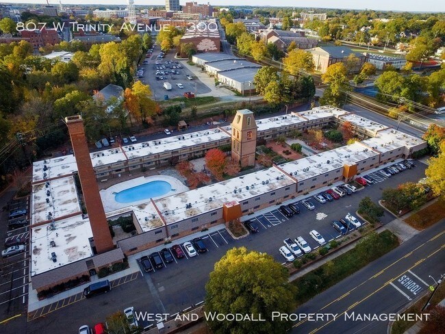 Building Photo - 807 W Trinity Ave