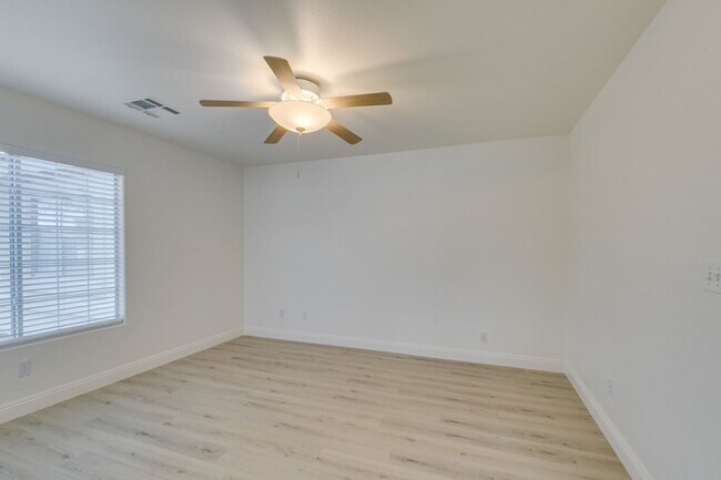 Foto del edificio - 437 Palegold St