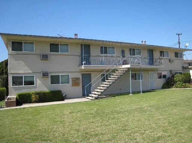 Building Photo - 7035 El Provo Cir