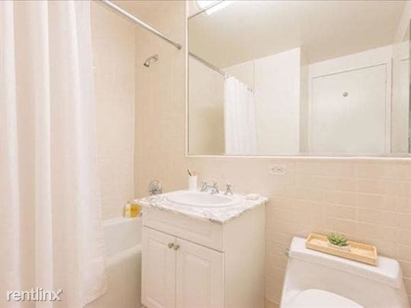 Building Photo - 1 bedroom in New York NY 10013