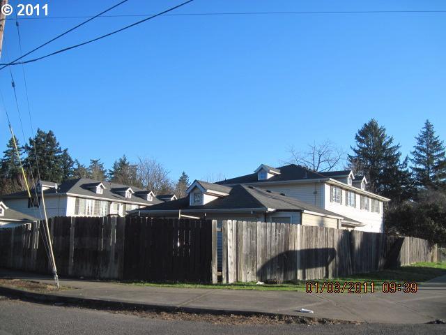 Foto del edificio - 3402-3418 SE 129th Ave