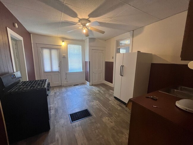 Photo - One Bedroom apartment in Alton