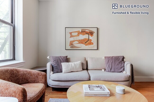 Foto del edificio - 108 W 15th St